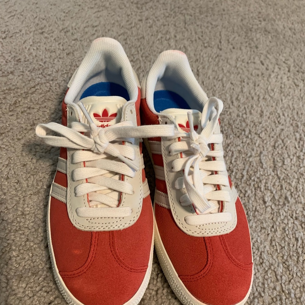 Classic Unisex Adidas Gazelle ADV sneakers. - Picture 3 of 11